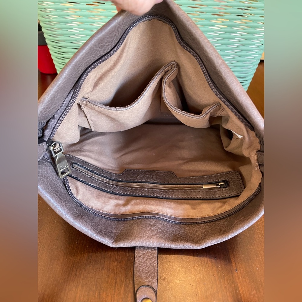 JEN & CO Marie Vegan Crossbody - Picture 6 of 10